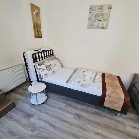 Cityapartment Mit Terrasse Bis 4 Personen Zentrum Direkt Stadtmitte Rheinpromenade *