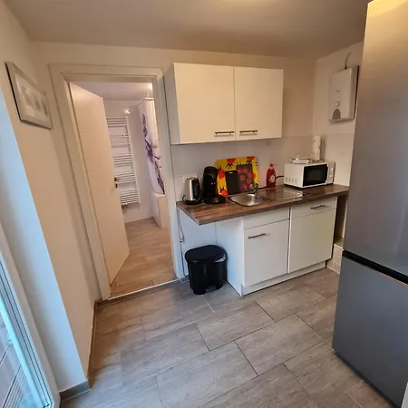 Cityapartment Mit Terrasse Bis 4 Personen Zentrum Direkt Stadtmitte Rheinpromenade * Neuwied